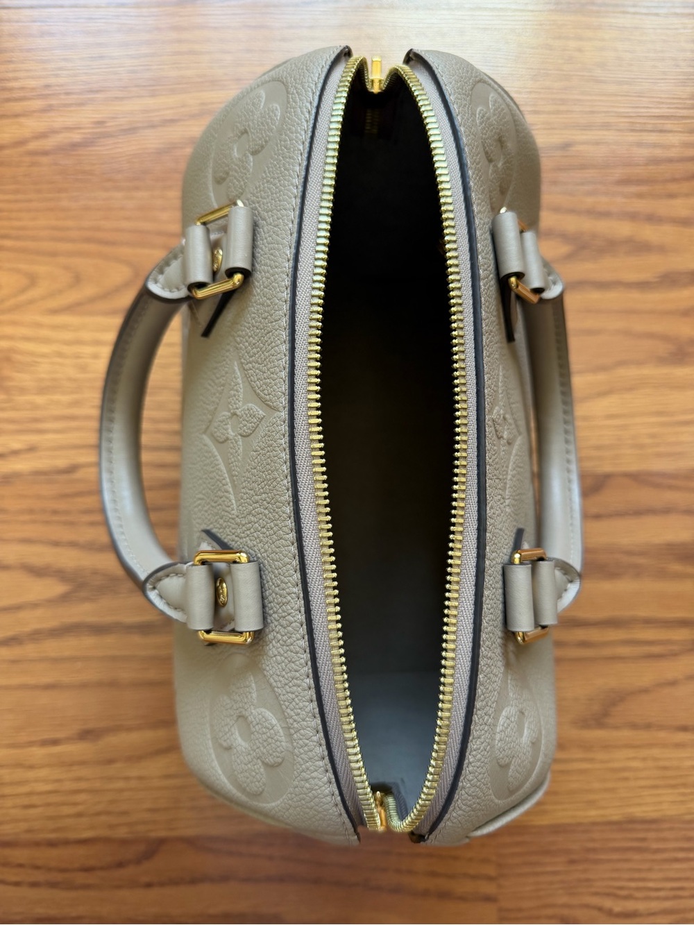 Louis Vuitton Speedy Bandouliere 25 Monogram Empreinte in Turtledove - Picture 3 of 16